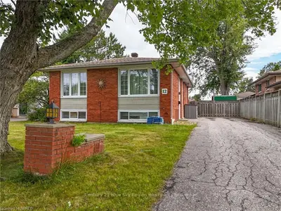 Detached in North Bay
