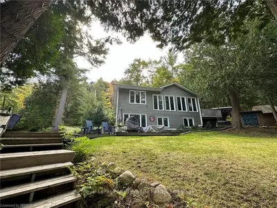 Detached in North Bay
