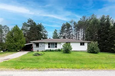Detached in Powassan
