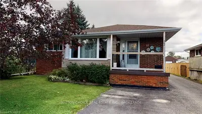 12 Woodward Avenue, North Bay, On P1a 2r7