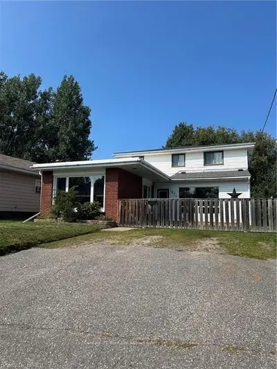 Detached in North Bay