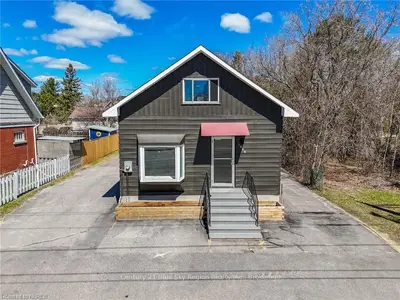 1626 Cassells Street, North Bay, On P1b 4c5