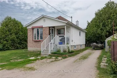 Detached in North Bay