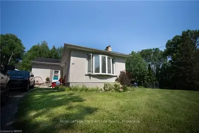 Detached in Markstay-Warren