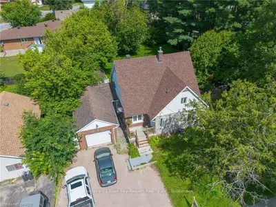 Detached in North Bay