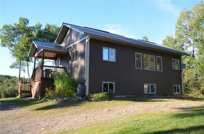 Detached in Powassan