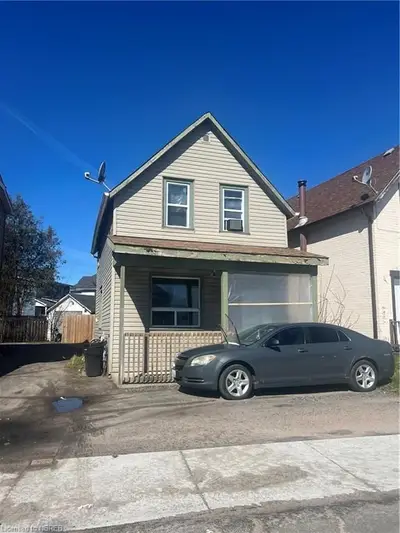 469 Algonquin Avenue, North Bay, On P1b 4w6