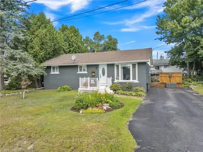 Detached in North Bay