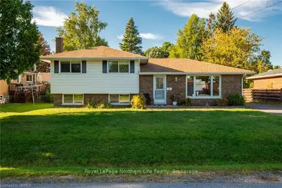 Detached in North Bay