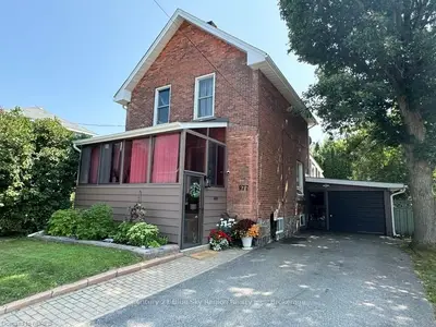 Detached in North Bay