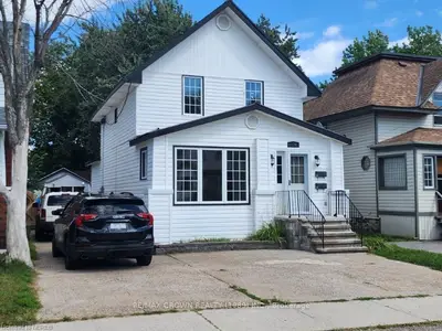 Detached in North Bay