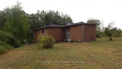 Detached in North Bay