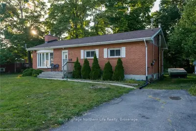 Detached in North Bay