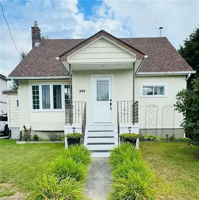 Detached in North Bay