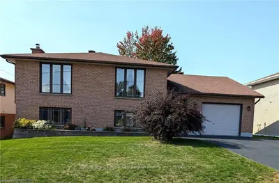 Detached in North Bay
