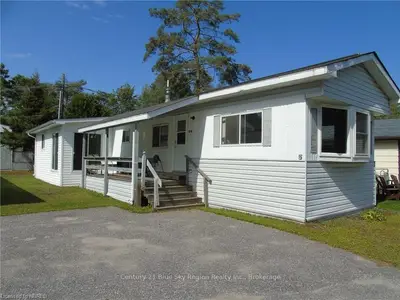 208 Little Down Lane 5, North Bay, On P1b 8g2