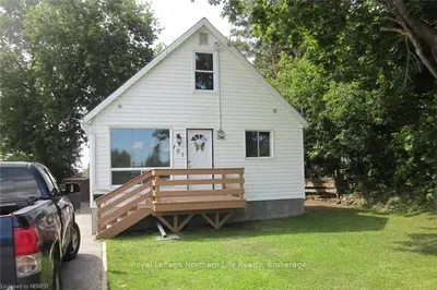 Detached in North Bay