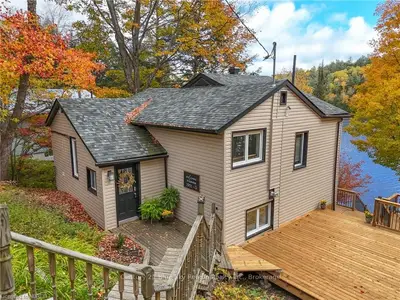 Detached in North Bay