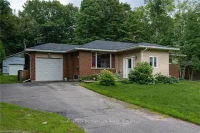 Detached in North Bay