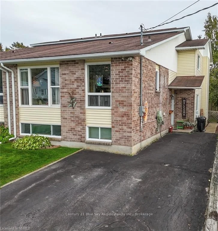 357 Oakwood Avenue, North Bay, On P1b 9c6