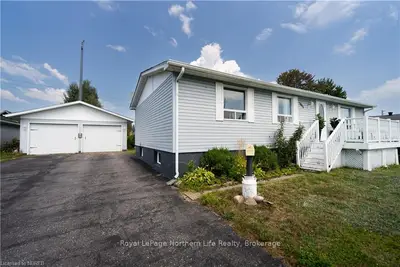 Detached in North Bay