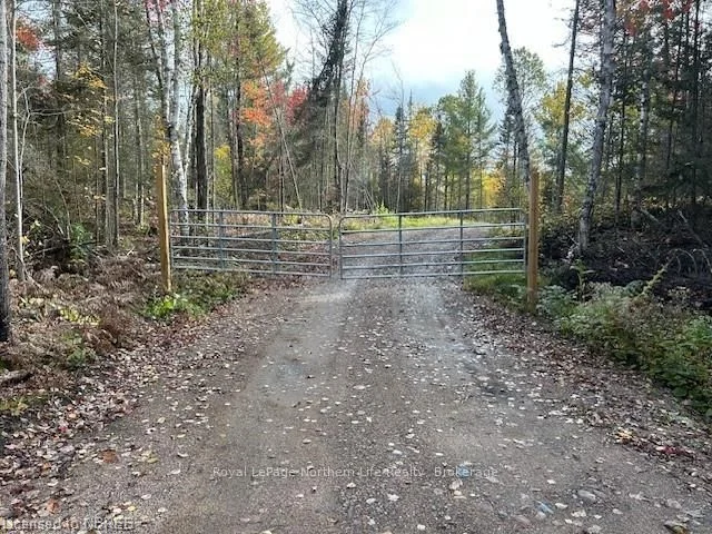 1300 PAPINEAU Road, Papineau-Cameron, ON P0H 1V0
