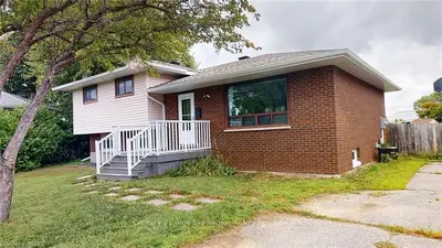 Detached in North Bay