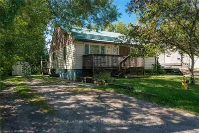 Detached in North Bay
