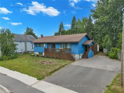 Detached in North Bay