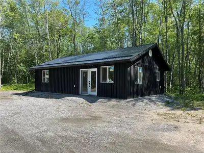 Detached in North Bay