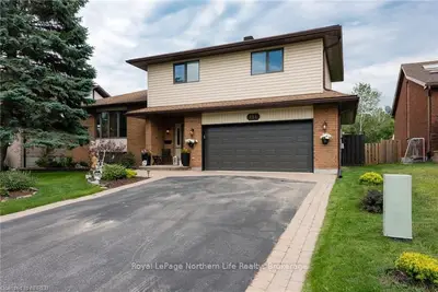 Detached in North Bay