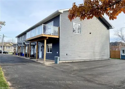 537 Ann Street C, North Bay, On P1b 5l4
