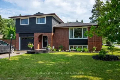 Detached in North Bay