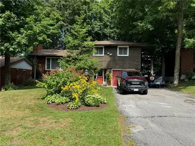 Detached in North Bay
