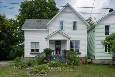 Detached in North Bay