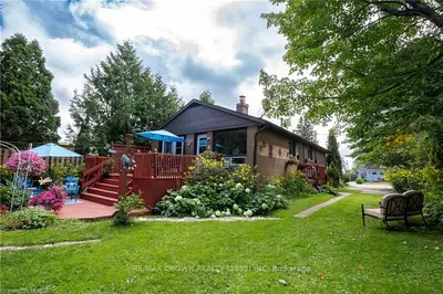 Detached in North Bay