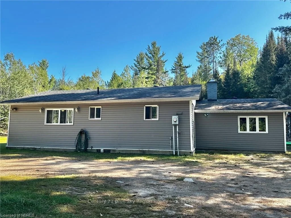Detached in Papineau-Cameron