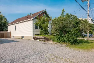 144 Greenwood Avenue, North Bay, On P1b 5e9