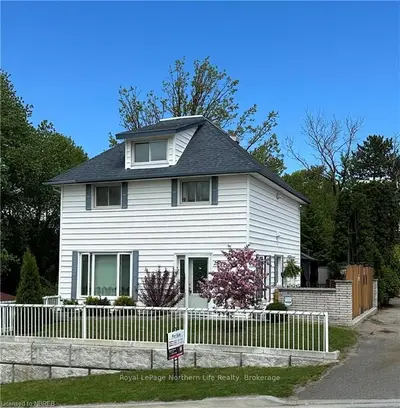 25 Queen Street, West Nipissing, On P2b 2c3
