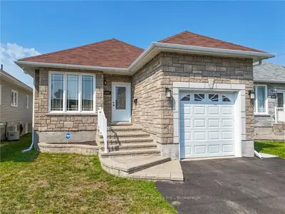 2484 Connaught Avenue, North Bay, On P1b 0c4