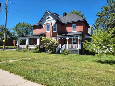 292 Worthington Street E, North Bay, On P1b 1g9