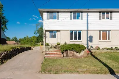 678 O'brien Street, North Bay, On P1b 5w6