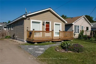 88 Gladstone Avenue, North Bay, On P1a 2l5