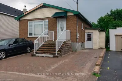 752 O'brien Street, North Bay, On P1b 5w7