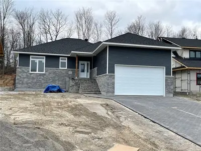 45 Sugarbush Street, North Bay, On P1c 1m5