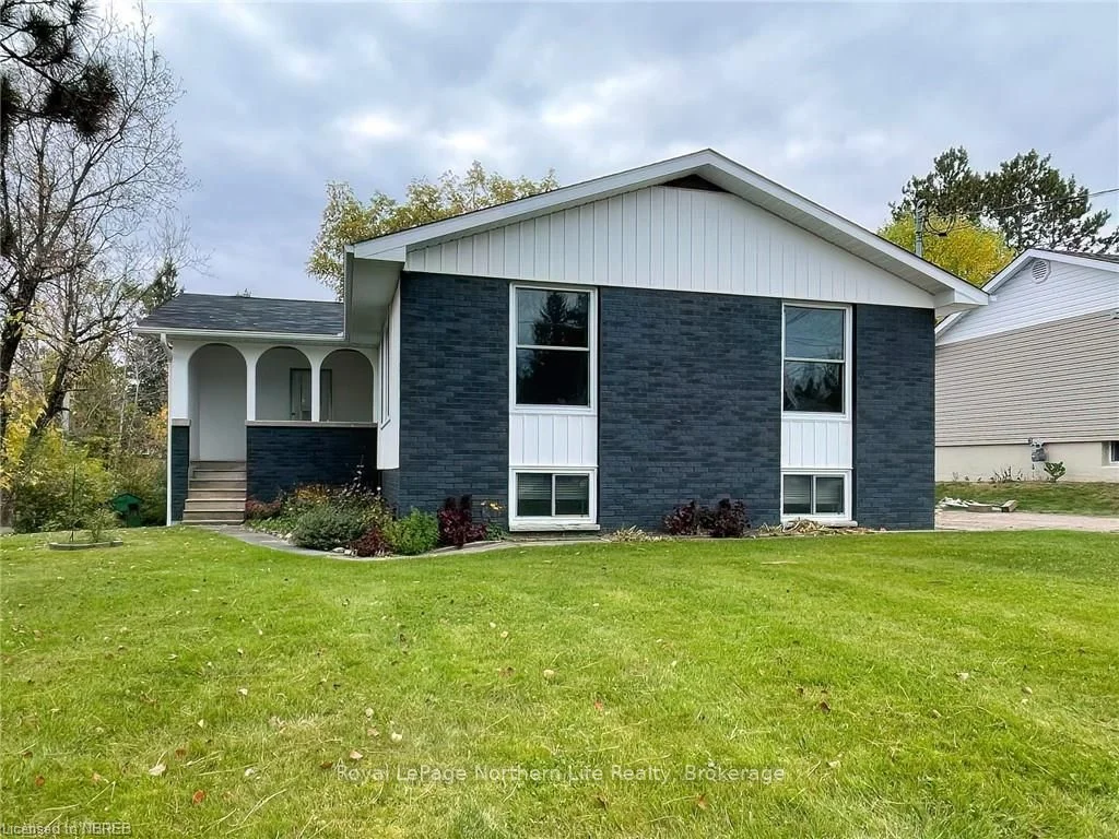461 VALLEY VIEW Drive W, Powassan, ON P0H 1Z0