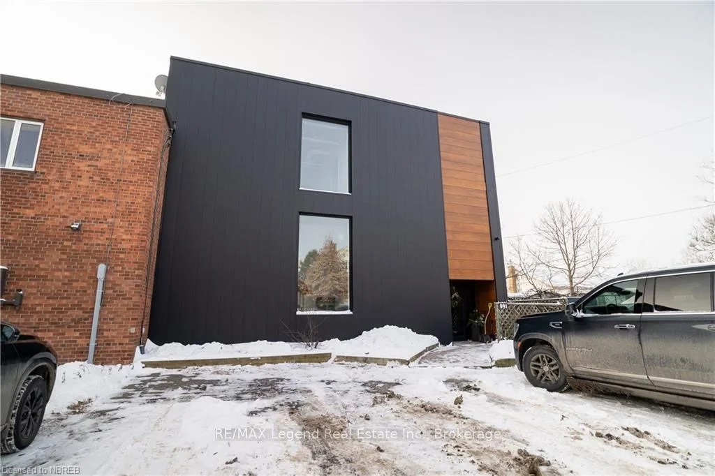 891 Jet Avenue, North Bay, On P1b 2w9