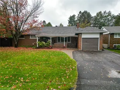 1519 PARKWOOD Drive, North Bay, ON P1B 4R1