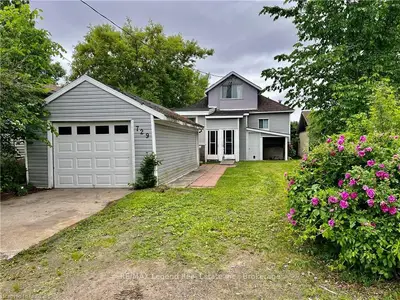 729 QUEEN Street, North Bay, ON P1A 1T8