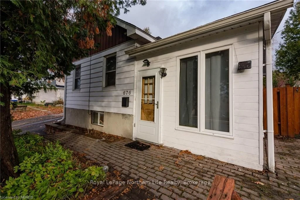 676 HIGH Street, North Bay, ON P1B 6R8